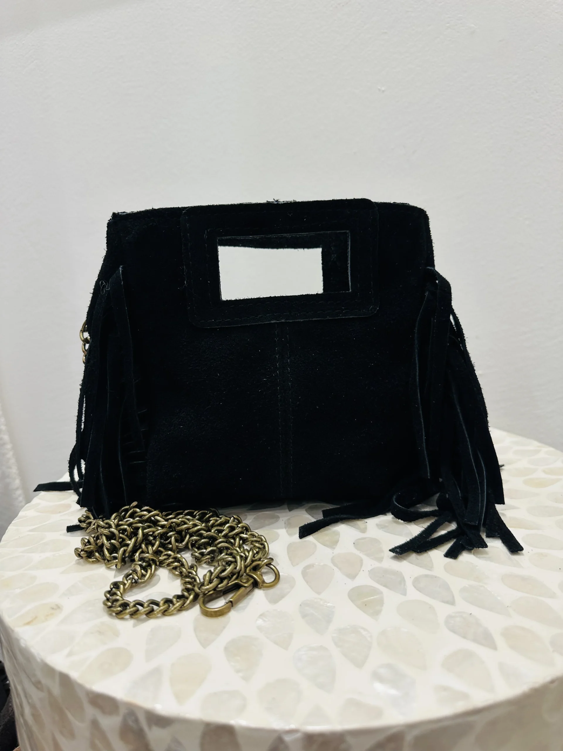 Face Petit sac Amelia cuir daim noir accessoires jolies bretonnes